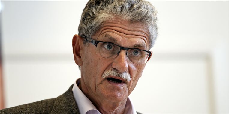'Jeg tror, at det er vigtigt, at de, der gerne vil bevare og modernisere velfærdssamfundet, også får signaleret kraftigt, at det faktisk er meningen med alt det, man går og gør – ikke det modsatte,' siger Mogens Lykketoft (S).