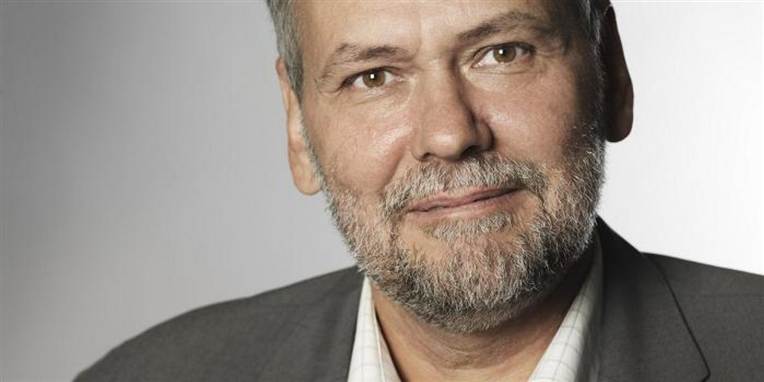Den ny skatteaftale er en 'omvendt Robin Hood-model', lyder det fra formand for fagforbundet FOA, Dennis Kristensen.