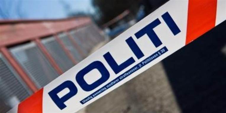 Politiet fik anmeldelsen om den livløse kvinde kort før klokken 9 onsdag morgen.