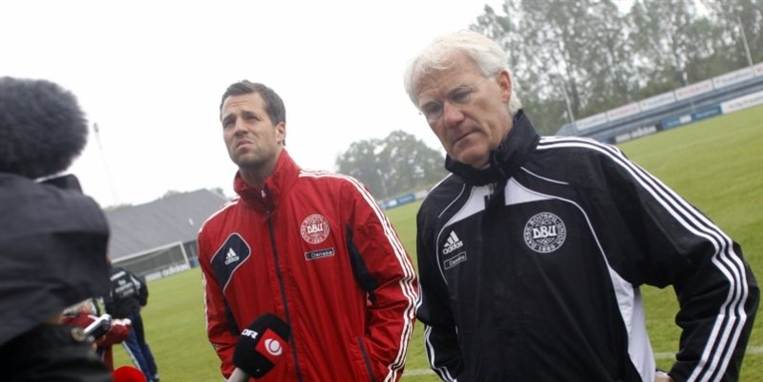 Hvis Danmark skal have succes ved EM, så er den vigtigste brik i det spil ikke en af spillerne på banen, men dirigenten på sidelinjen, mener danskerne.