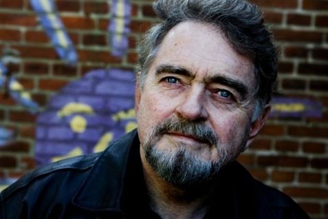 Erik Clausen fortæller, hvordan han blev til og om sin vilde barndom.