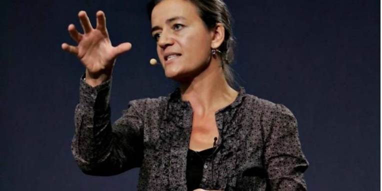 De Radikales leder Margrethe Vestager har fået stor indflydelse på dansk politik, men hun mener, at Danmark er stækket i EU-spørgsmål.