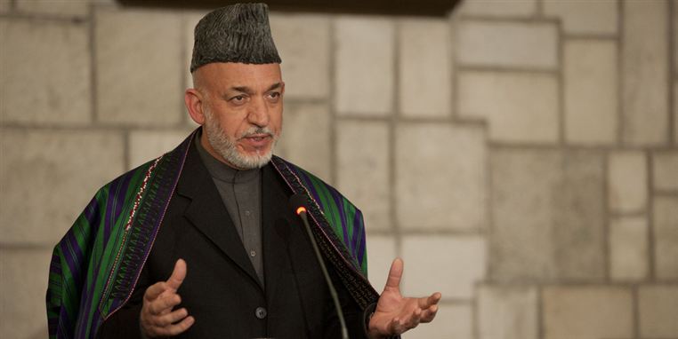 Præsident Hamid Karzai fra Afghanistan lover valg samtidig med at de sidste udenlandske kamptropper forlader landet