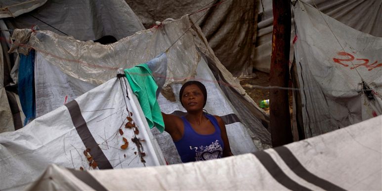 Over en million haitianere lever stadig i lejre efter jordskælvet i januar 2010