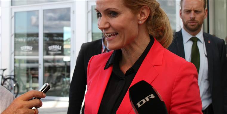 Helle Thorning Schmidt bliver mødt af kritik fra vennerne i fagbevægelsen: Du gør for lidt på AMU-området, siger 3F og FTF.