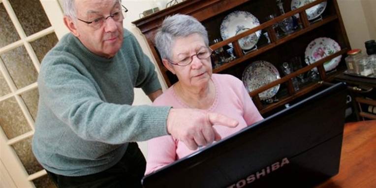 Pensionskunder advares mod at slippe deres garantier.