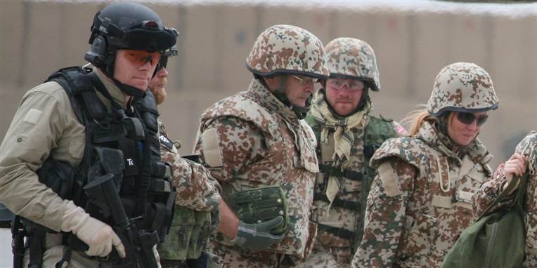 En dansk oberst var under mistanke for at kende til billeder, der skulle vise tortur af afghanske fanger. Men sagen er droppe, da de påståede billeder næppe findes, erklærer auditørkorpset.