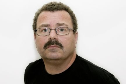 Enhedslistens Per Clausen minder Helle T om, at hun ike kan klare sig uden dem.
 Foto: Mads Nissen