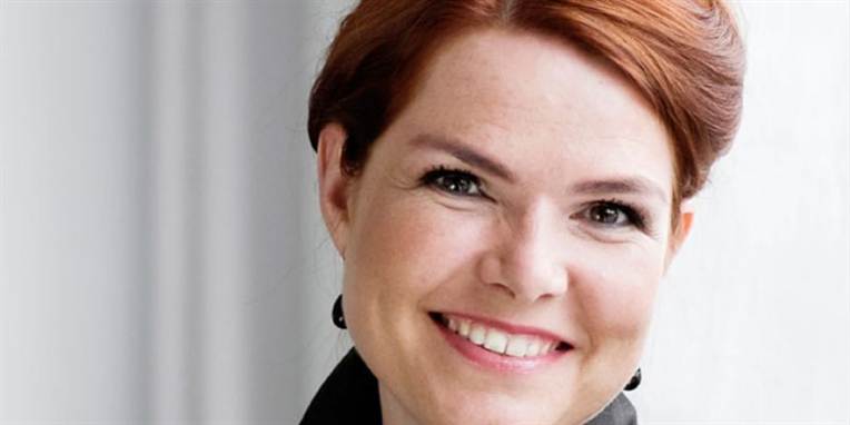 Beskæftigelsesminister Inger Støjberg (V) er bekymret over de mange fyringer i Nokia.