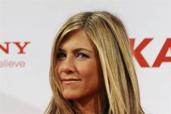 Jennifer Aniston skal spille et offer i 'Scream 4'.