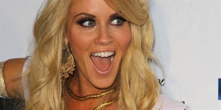 40-årige Jenny McCarthy pryder juli-udgaven af Playboy.