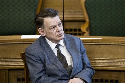 Jesper Langballe langer blandt andet ud efter Venstres Eyvind Vesselbo.
