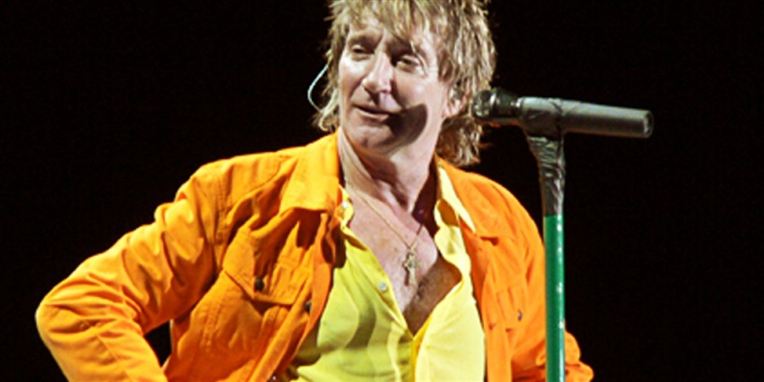 Rod Stewart prøvede at komme over forholdet ved at gå til yoga og snakke med terapeuter.