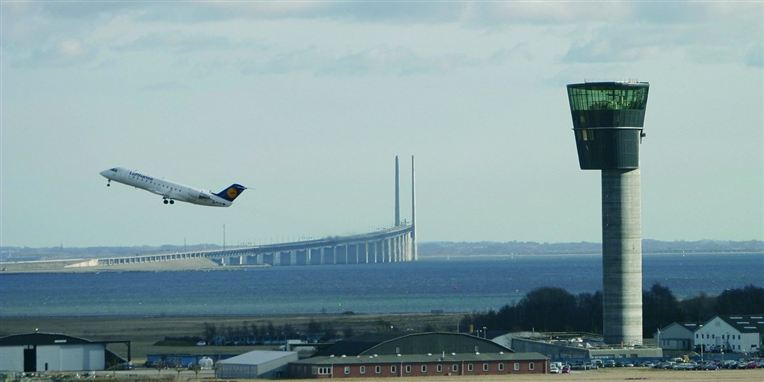 De 142 passagerer i det store MD 80-passagerfly må i stedet vente på at komme med et andet passagerfly til Aalborg.