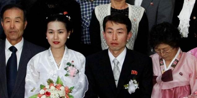 Appelsiiiiin! Der bliver også taget bryllupsbilleder i Nordkorea.