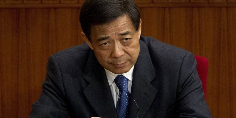 Her ses den kinesiske toppolitiker Bo Xilai, hvis kone Gu Kailai har erkendt, at hun dræbte briten Niel Heywood med gift.