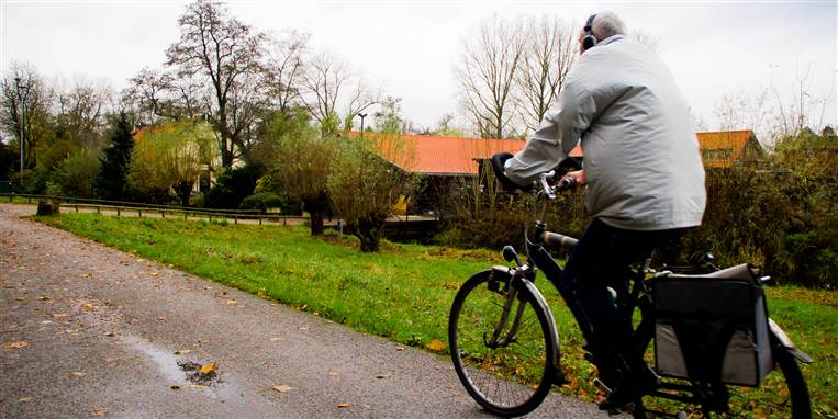 Lukning af Brugsen på Odden i Nordvestsjælland betyder, at ældre har op til 25 kilometer til nærmeste købmand. Et nyt lovforslag skal gøre det mere attraktivt at drive butik i yderområder.