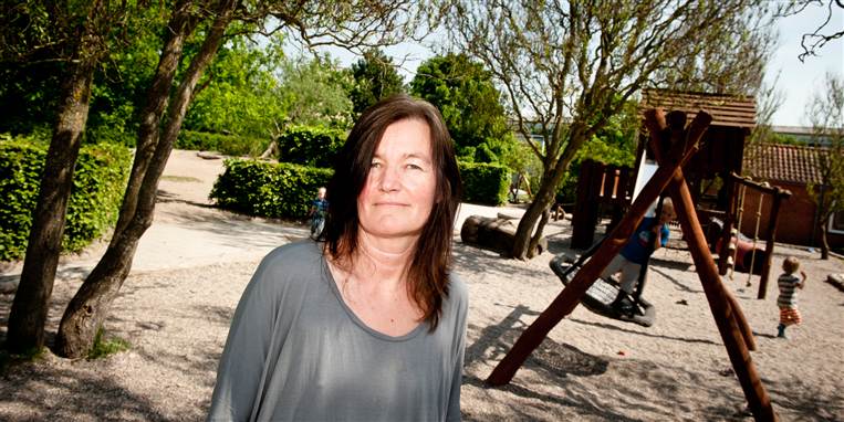 Trine Skjøder har røget siden hun var 15, men droppede smøgerne for et halvt år siden. Men den 52-årige børnehavepædagog fra Sorø mener stadig, at der skal være plads til rygerne på arbejdspladsen. Den holdning deler hun med 38 procent af befolkningen.
