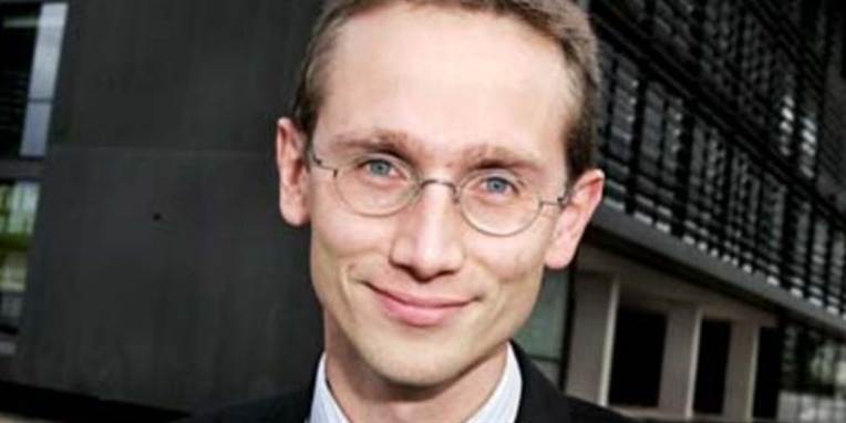 Det er langtfra første gang Venstre er i problemer for kommentarer på sociale medier. Tidligere pressemedarbejder i Venstre, Ditte Okman, måtte forlade sit job efter grove kommentarer og Søren Pind har flere gange sat sindene i kog.