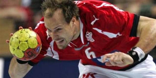 - Jeg regner med, at jeg er 100 procent klar til at være i startopstillingen, hvis Magnus Andersson beslutter det, siger Jørgensen med henvisning til AG Københavns svenske træner.