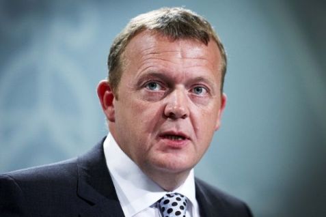 Lars Løkke erkender, at hans regering ikke kører helt på skinner.