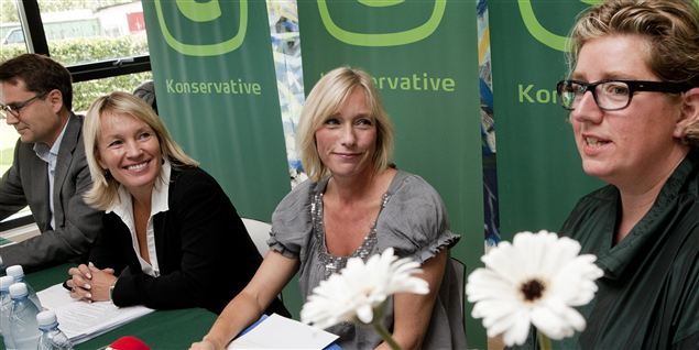 Sidste år besøgte K et almennyttigt boligbyggeri til sommergruppemødet - i år er de igen hjemme hos storindustrien.