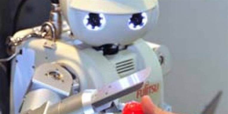 Hvis danske virksomheder absolut skal bruge stærke giftstoffer, skal de sætte robotter til at gøre arbejdet, mener SF.