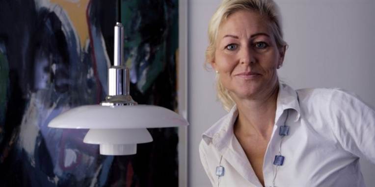 Marlene Wind forsvarer sig bravt imod angrebene fra Søren Pind og Pia Kjærsgaard.