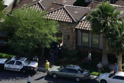 Politiet ransager Jacksons læges hjem i Las Vegas.
 Foto: AP/Laura Rauch / POLFOTO