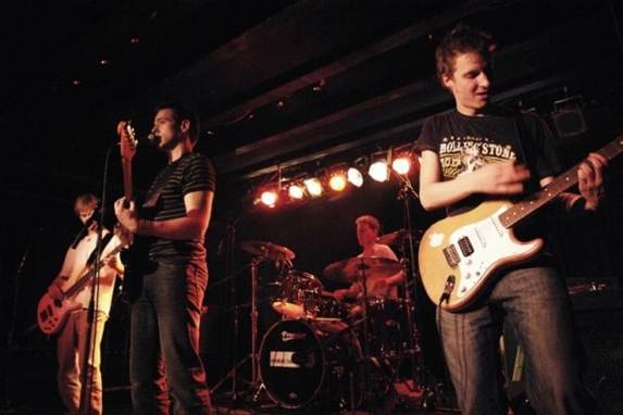 Musikerne får mulighed for at prøve deres materiale af på et live publikum.