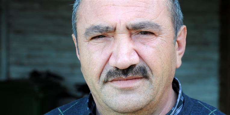 Mustafa Køkten havde flere voldsomme oplevelser med butikstyve i Aldi. Efter et stresssammenbrud blev han degraderet fra sin stilling som souschef, og efter kort tid fyret, fordi han dumpede tre testkøb.