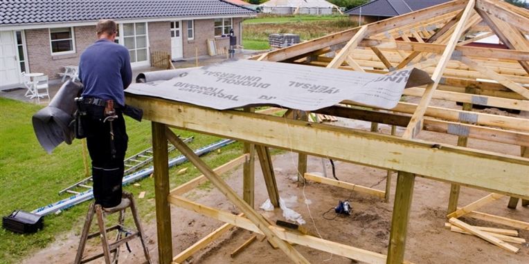Flere kommer i arbejde. Næste år vil antallet af ledige falde til 161.000 personer.