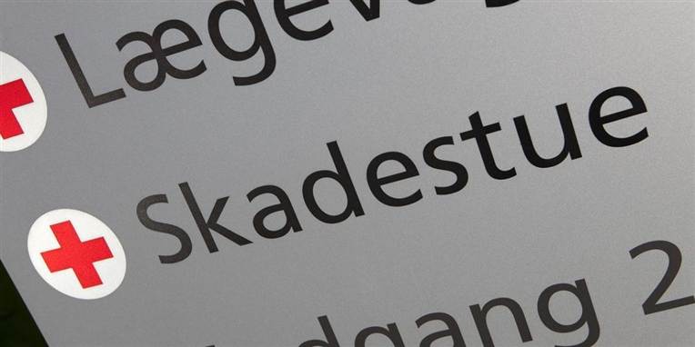 Både personale og patienter fik i nat en rystende oplevelse, da 60-70 mænd, nogle af dem med køller, troppede op og raserede skadestuen på Odense Universitetshospital.