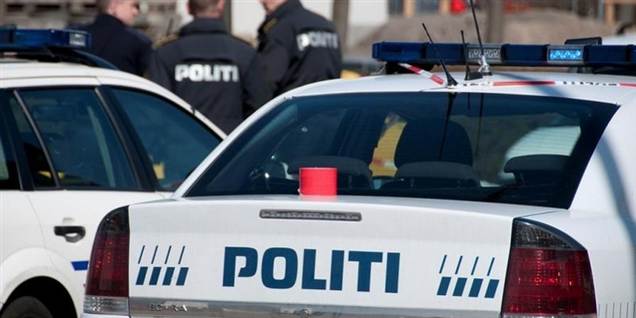 Østjyllands Politi fik søndag en anmeldelse af, at et lig var set drivende i havnen.