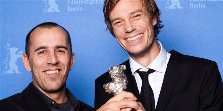 Nikolaj Arcel og Rasmus Heisterberg vandt den 18. februar i år sølvbjørnen i Berlin. Nikolaj Arcels film 'En kongelig affære' skal nu en tur til Los Angeles, da den er valgt som Danmarks bud på en Oscar i kategorien bedste ikke-engelsksprogede film.
