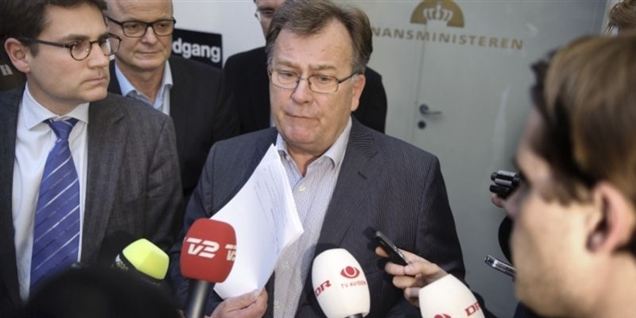 "Der er ikke en hemmelig skuffe med milliarder hos finansministeren, som man kan trække ud," siger Claus Hjort Frederiksen.