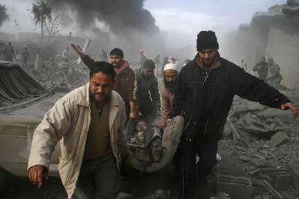 Flere steder blev bombet lørdag morgen i Gaza By. Foto: AP/Hatem Omar / POLFOTO