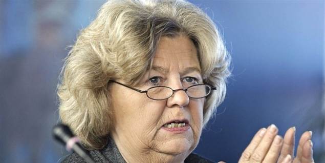 - Vi kan ikke overlade det til PET selv at vurdere, hvad der er historisk, understreger Birthe Rønn Hornbech (V).