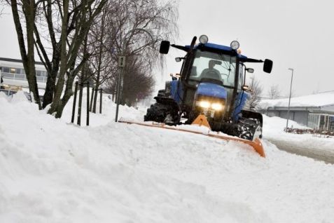 Selvom vejene bliver ryddet for sne, er vi fortsat ekstra opmærksomme i trafikken.