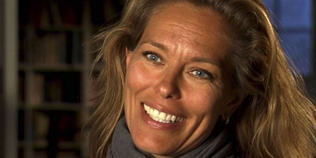 Renée Toft Simonsen er ikke bleg for at snige en snurrende hjælper med ind i soveværelset.