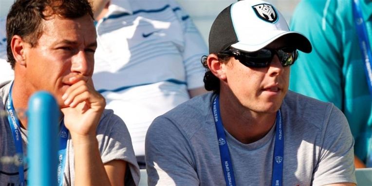 Torsdag tabte han sin tredje og sidste match i golfdysten til Tiger Woods. Dermed er han ude af turneringen efter tre nederlag.