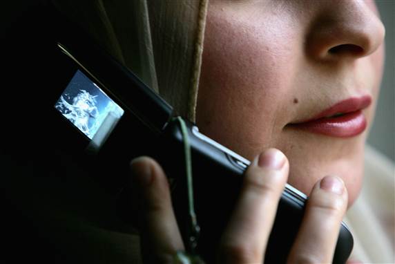 Mobilen er ikke bare til at tale i. Den kan også - med et specialudviklet program - hjælpe dig med at fidne vej på festivalen.