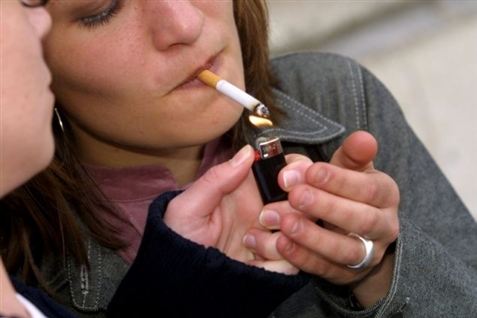 Ikke-rygere bør holde chokolade-pauser istedet, mener stress-ekspert.