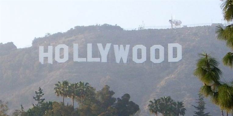 I Hollywood er der ofte kontroverser mellem film-stjerner og ansatte. Denne gang er det Sharon Stone, som står for skud.
