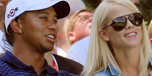 Tiger Woods og Elin Nordgren er blevet skilt efter skandalen om Woods' utroskab har rullet.