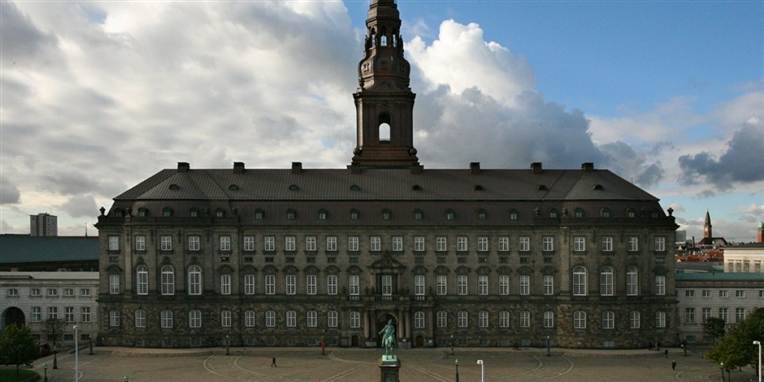 Bølgerne kan gå højt, når regeringen igen samles på Christiansborg.