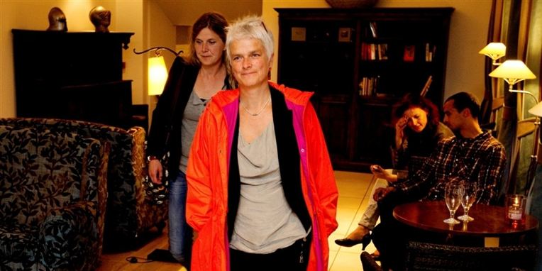 Annette Vilhelmsen er eneste alternativ til sundhedsminister Astrid Krag. Sidste mulighed for at stille op til formandsposten er i morgen.