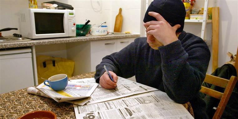 Mange personer med nedsat arbejdsevne er uberettiget blevet frataget den såkaldte ledighedsydelse.