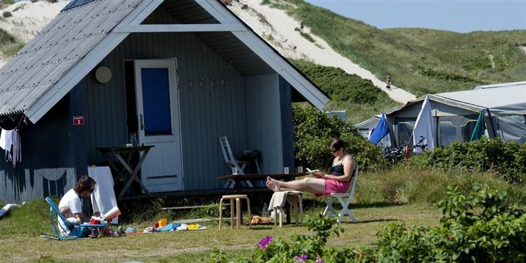 - Vi skal koble helt af en gang i mellem. Og man skal én gang om året holde fri i tre uger for at komme helt væk, siger stress-ekspert Jeanett Bonnichsen.