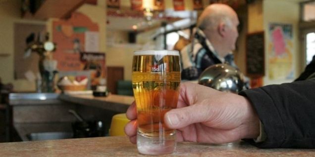 En pub i Glostrup var udsat for skud onsdag aften - men ikke fra et skydevåben.